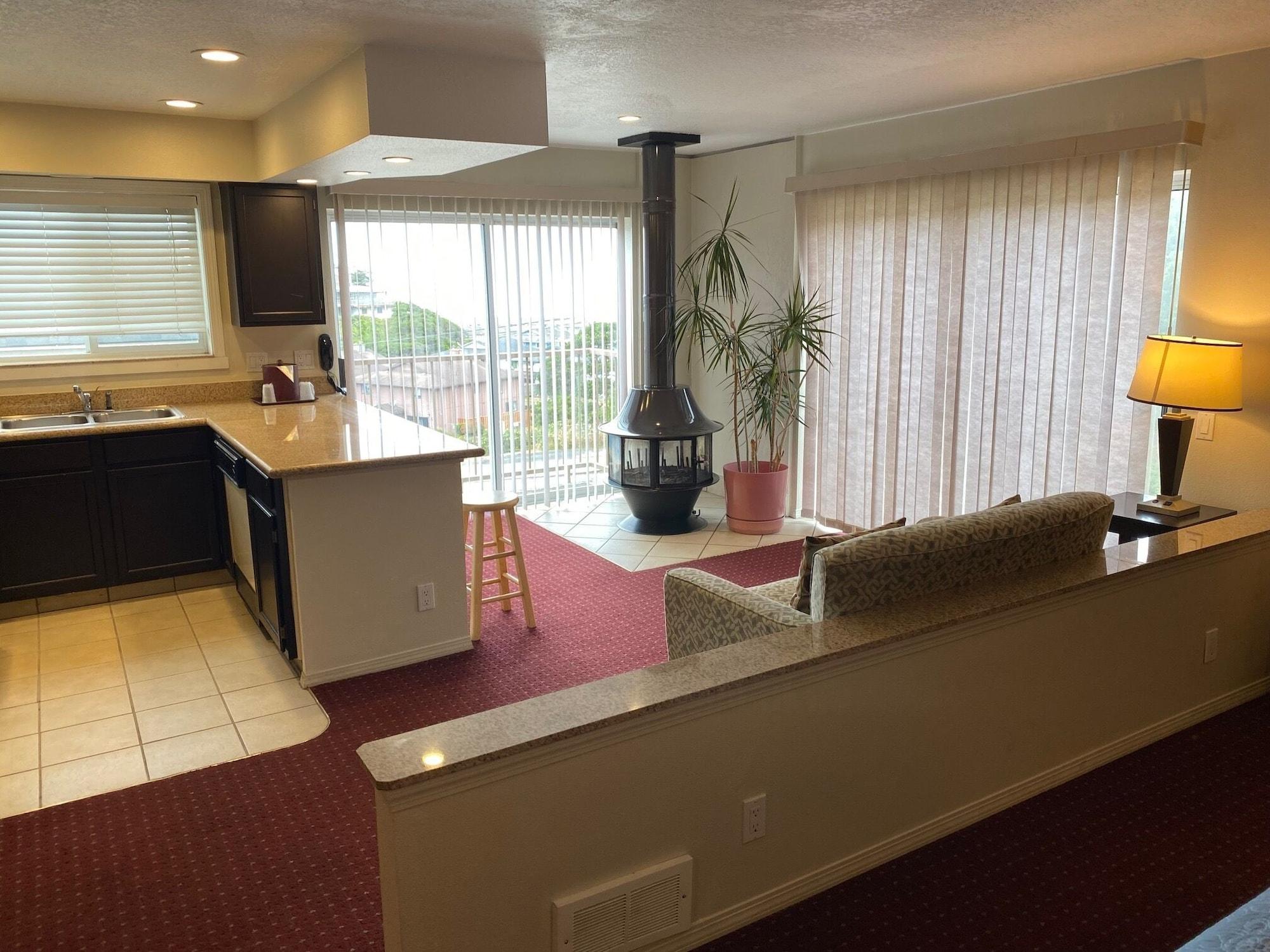 Days Inn By Wyndham Newport Or Bagian luar foto