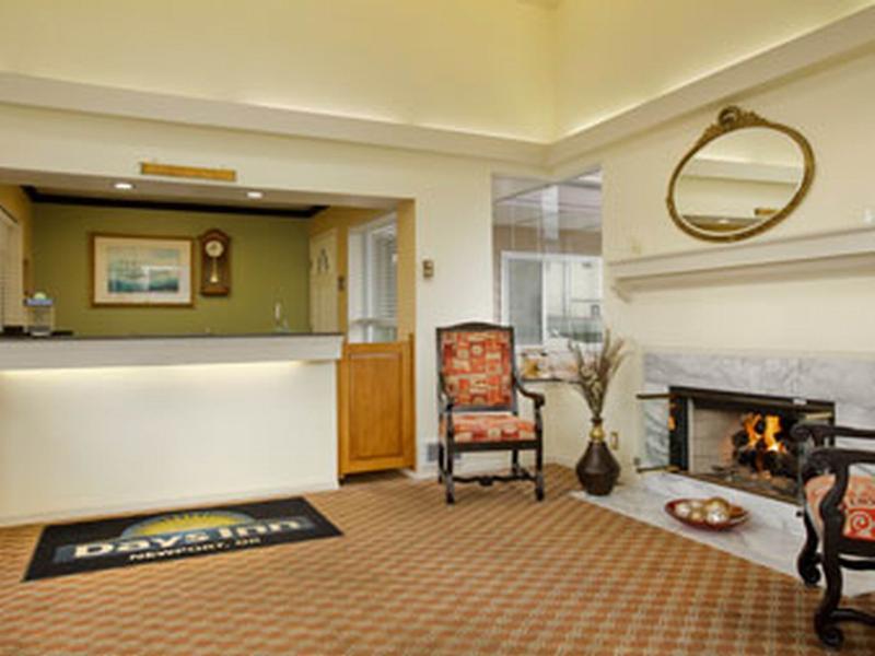 Days Inn By Wyndham Newport Or Bagian luar foto