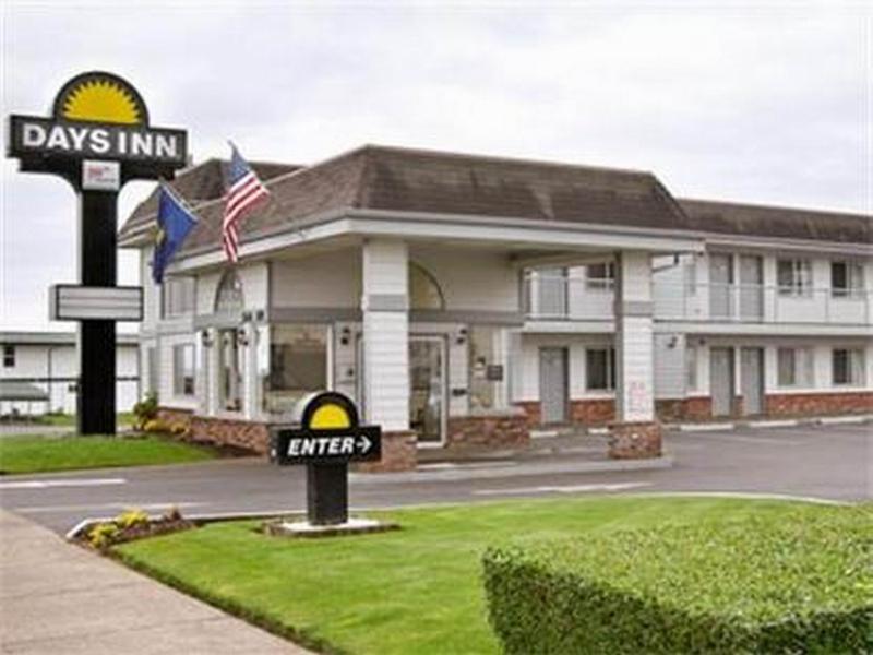 Days Inn By Wyndham Newport Or Bagian luar foto